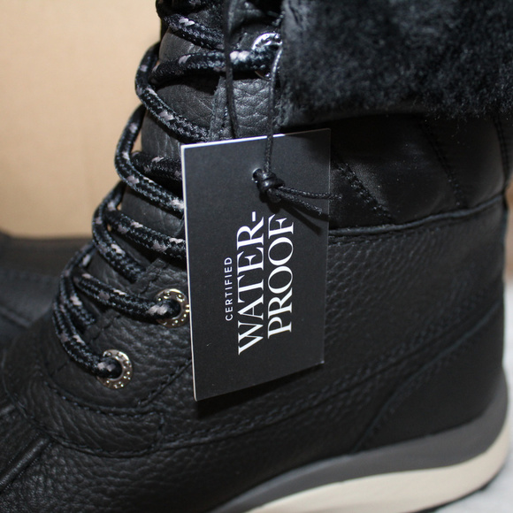 UGG ADIRONDACK‎ III WATERPROOF QUILTED WINTER BOOTS - Picture 2 of 7